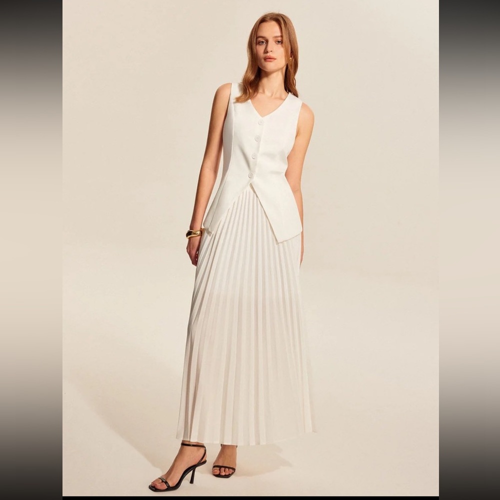 Commense Buttoned Vest Pleated Skirt Set